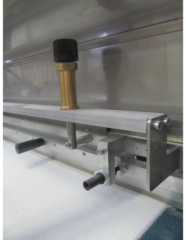 AUTOMATIC GRITS DISTRIBUTOR WITH CUPS...