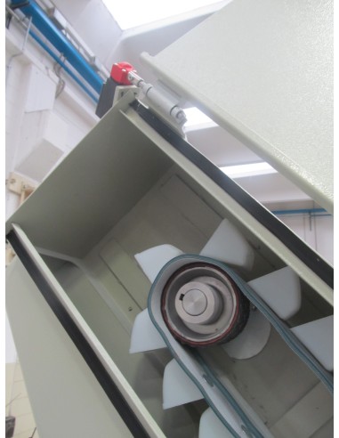 AUTOMATIC GRITS DISTRIBUTOR WITH CUPS...