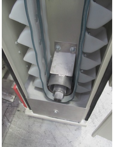 AUTOMATIC GRITS DISTRIBUTOR WITH CUPS...